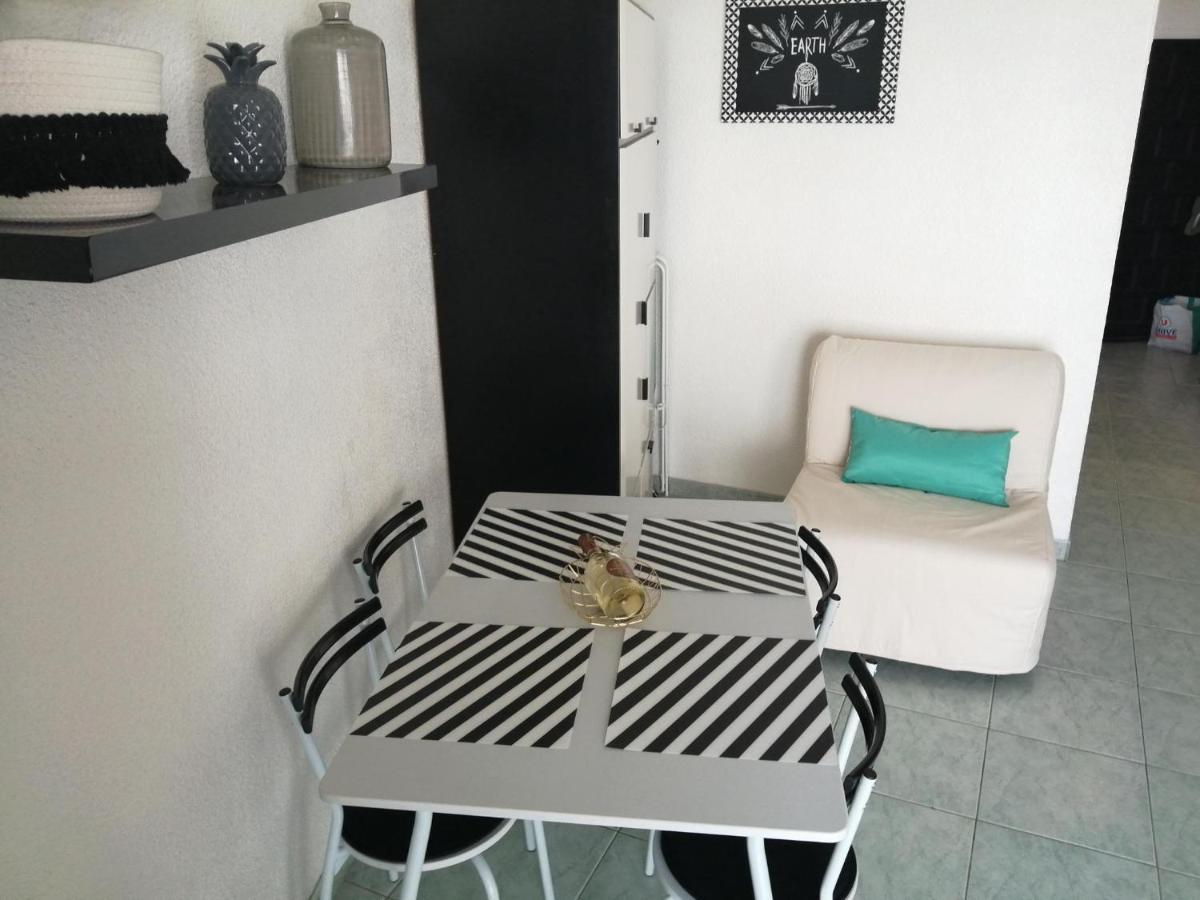 Joli Studio Bord De Mer, Clim, Balcon, Parking Prive Menton Exterior foto
