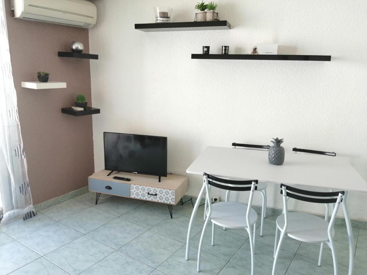 Joli Studio Bord De Mer, Clim, Balcon, Parking Prive Menton Exterior foto